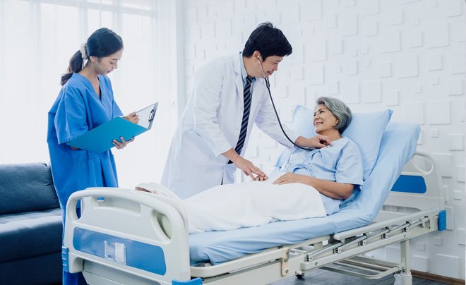 Có nên mua bảo hiểm ung thu không