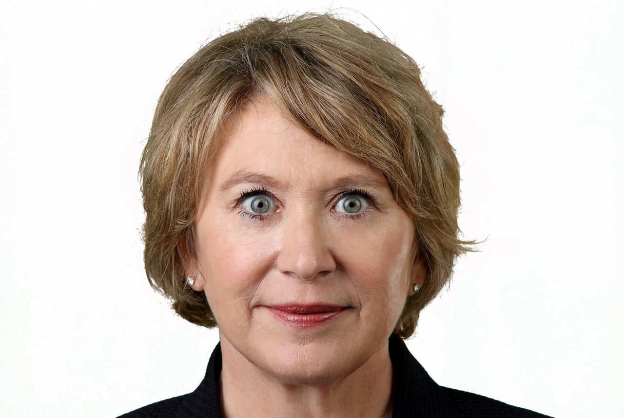 JAYNE PLUNKETT(彭凱彤)女士