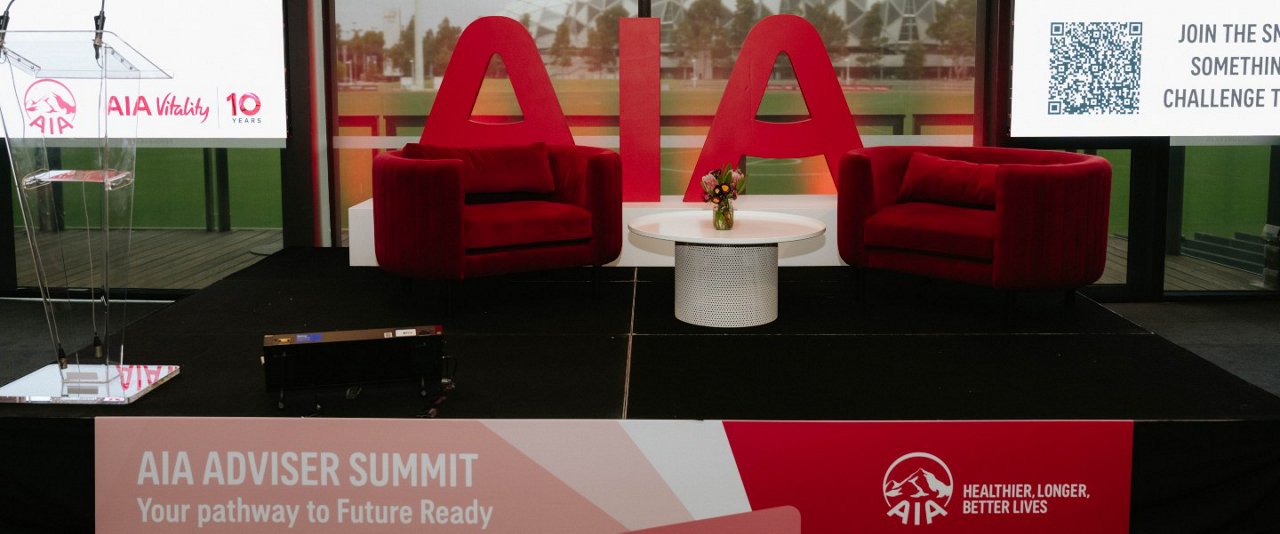 Picture of Adviser Summit stand