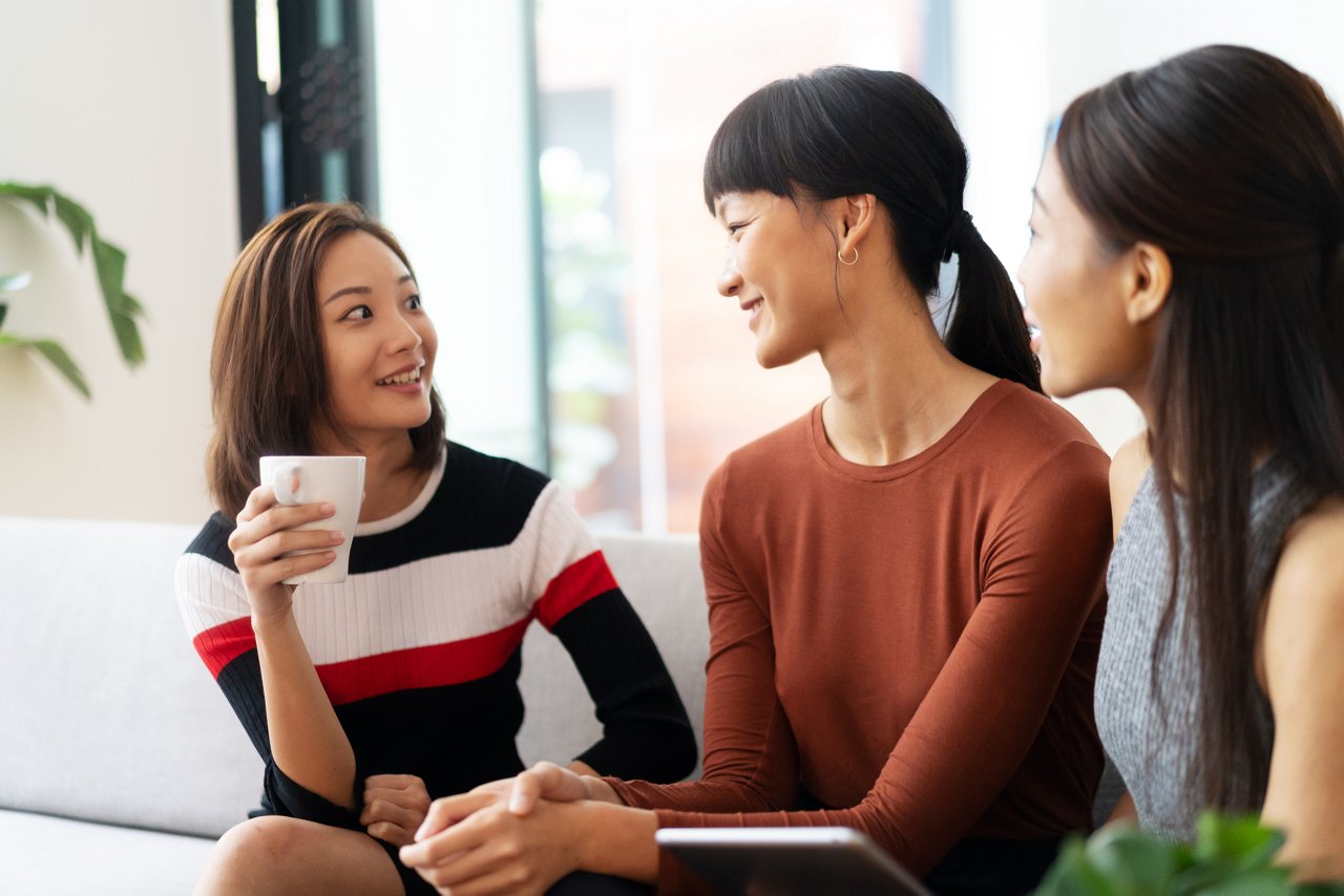 A female member invites 2 close friends to relax and enjoy tea at the AIA Alta Wellness Haven.