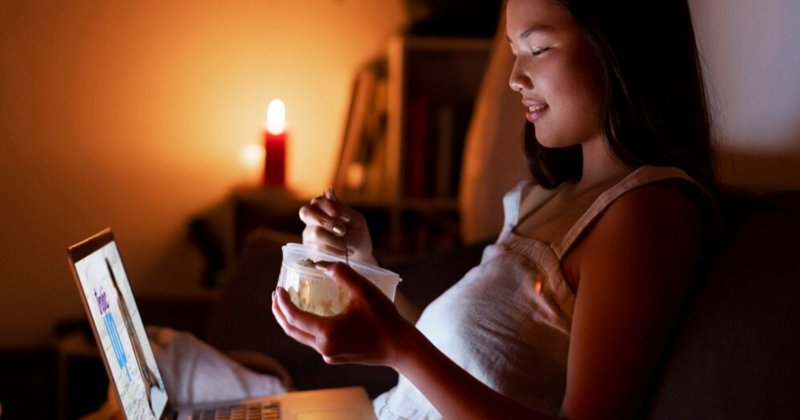 Ăn đêm có thể gây ra các bệnh lý về dạ dày, tiêu hóa