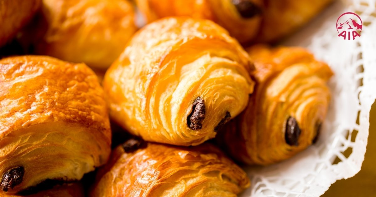 Bánh croissant có hàm lượng calo phù hợp cho bữa sáng lành mạnh