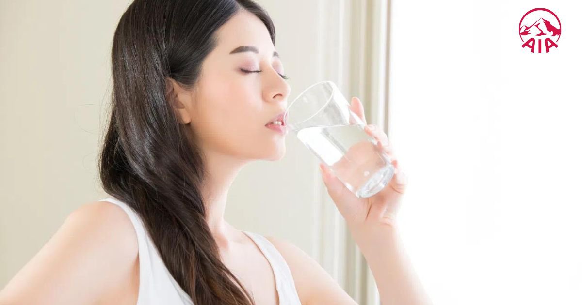 Uống nước là cách đơn giản nhất để tỉnh ngủ ngay lập tức
