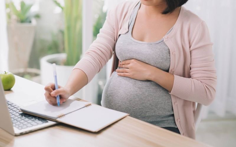 cách tính bảo hiểm thai sản với lao động nữ sinh con