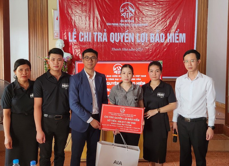 AIA Việt Nam chi trả quyền lợi bảo hiểm cho khách hàng tại Thị xã Nghi Sơn