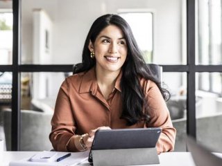 Lady at laptop