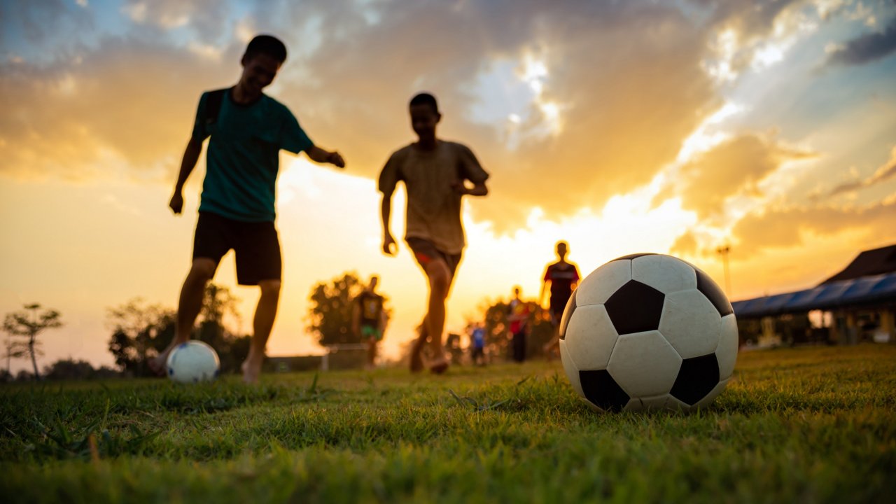 9+ lợi ích tuyệt vời của việc chơi bóng đá đối với sức khoẻ - 1