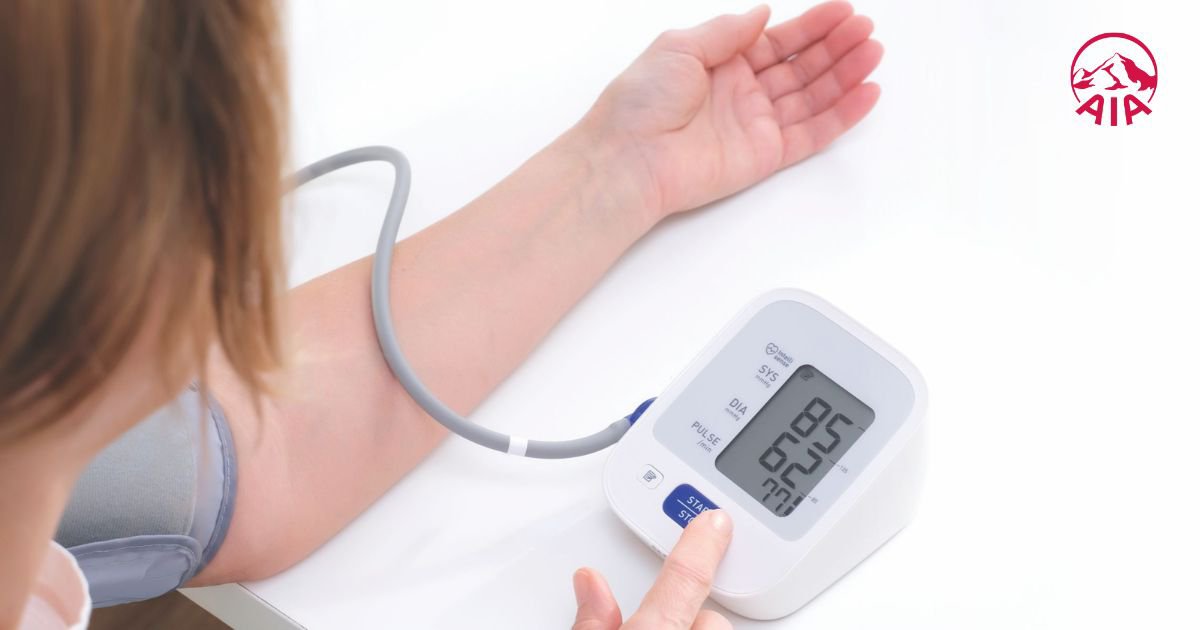 Người huyết áp thấp không nên uống nước dừa