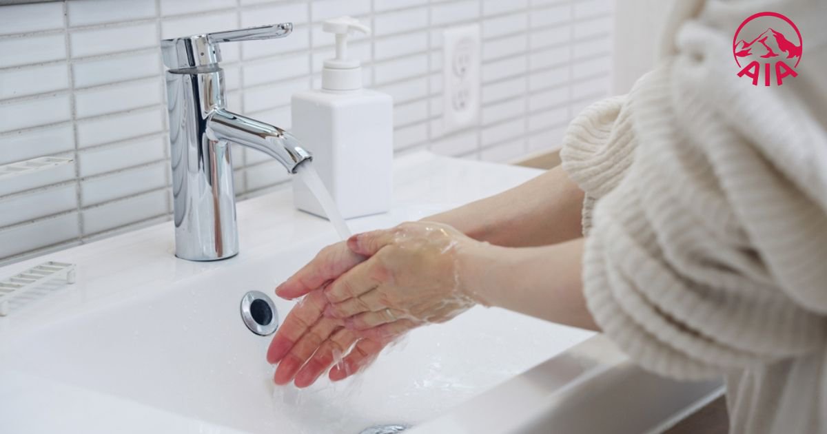 Một trong những dấu hiệu nổi bật nhất của OCD là nỗi ám ảnh về vi trùng