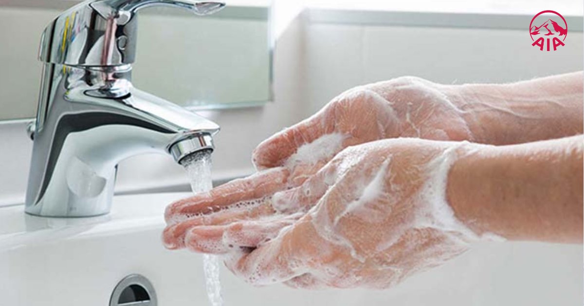 Rửa tay sạch sẽ trước khi ăn