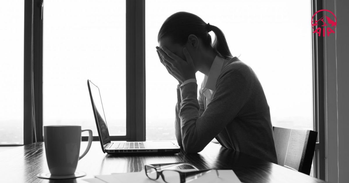 Áp lực công việc có thể khiến bạn cảm thấy cô đơn, mệt mỏi hơn