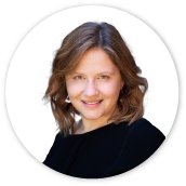 Head shot of Susann Huebner