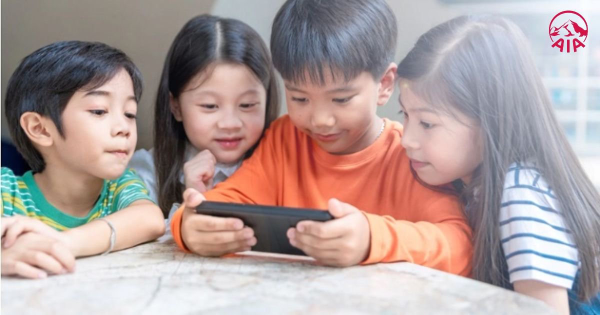 Xu hướng bắt chước bạn bè sử dụng điện thoại cũng là một tác nhân gây “nghiện”