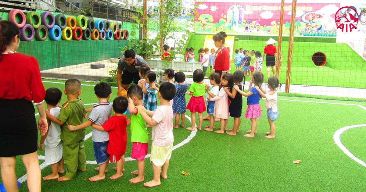 Khuyến khích con tham gia các hoạt động ngoại khóa
