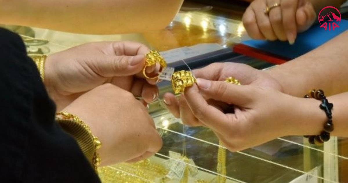 Vàng non bị oxi hóa và xỉn màu khi tiếp xúc với không khí?