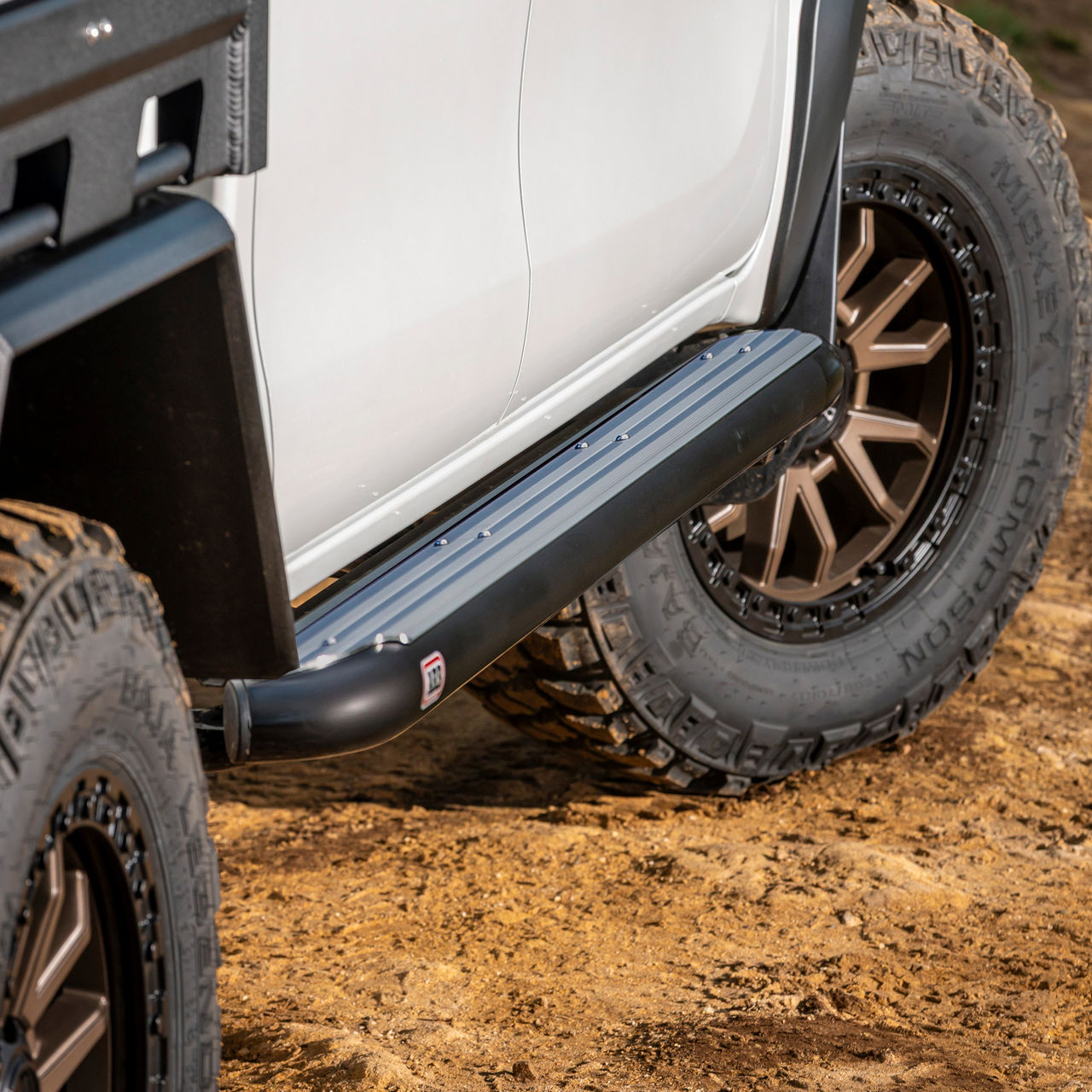 Summit Side Step and Return with Aluminium Tread