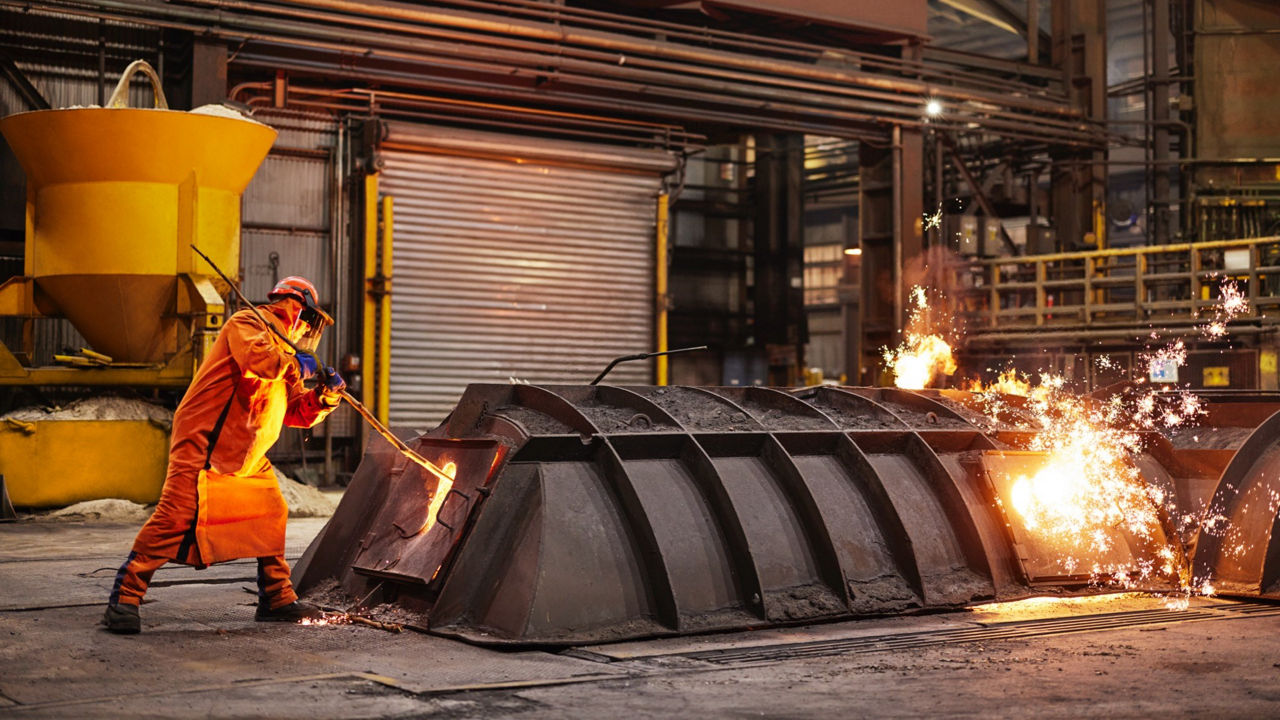 Worker in steelmaking facility