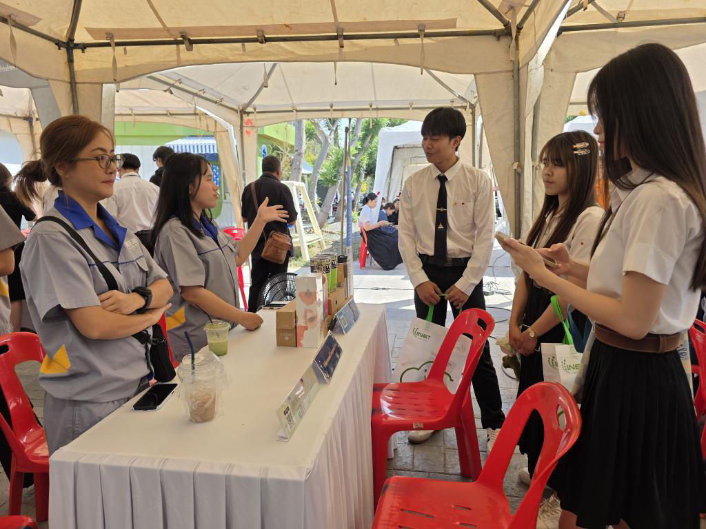 ที่มา: มหาวิทยาลัยอุบลราชธานี a job fair at Ubon Ratchathani 