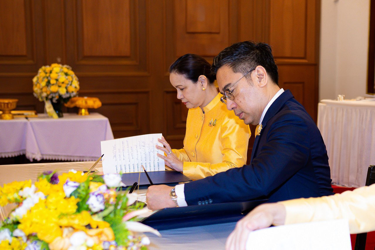 ธปท. ร่วมลงนามถวายพระพรชัยมงคลพระบาทสมเด็จพระเจ้าอยู่หัว เนื่องในโอกาสพระราชพิธีมหามงคลเฉลิมพระชนมพรรษา พระบาทสมเด็จพระเจ้าอยู่หัว 6 รอบ 28 กรกฎาคม 2567