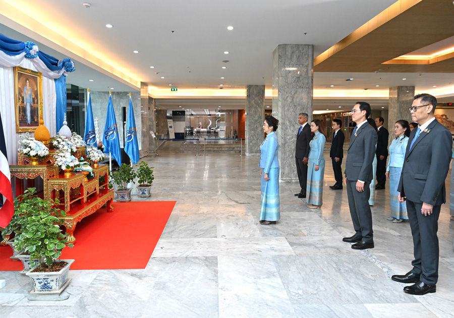 พิธีถวายพระพรชัยมงคลและลงนามถวายพระพรชัยมงคล สมเด็จพระนางเจ้าสิริกิติ์ พระบรมราชินีนาถ พระบรมราชชนนีพันปีหลวง 