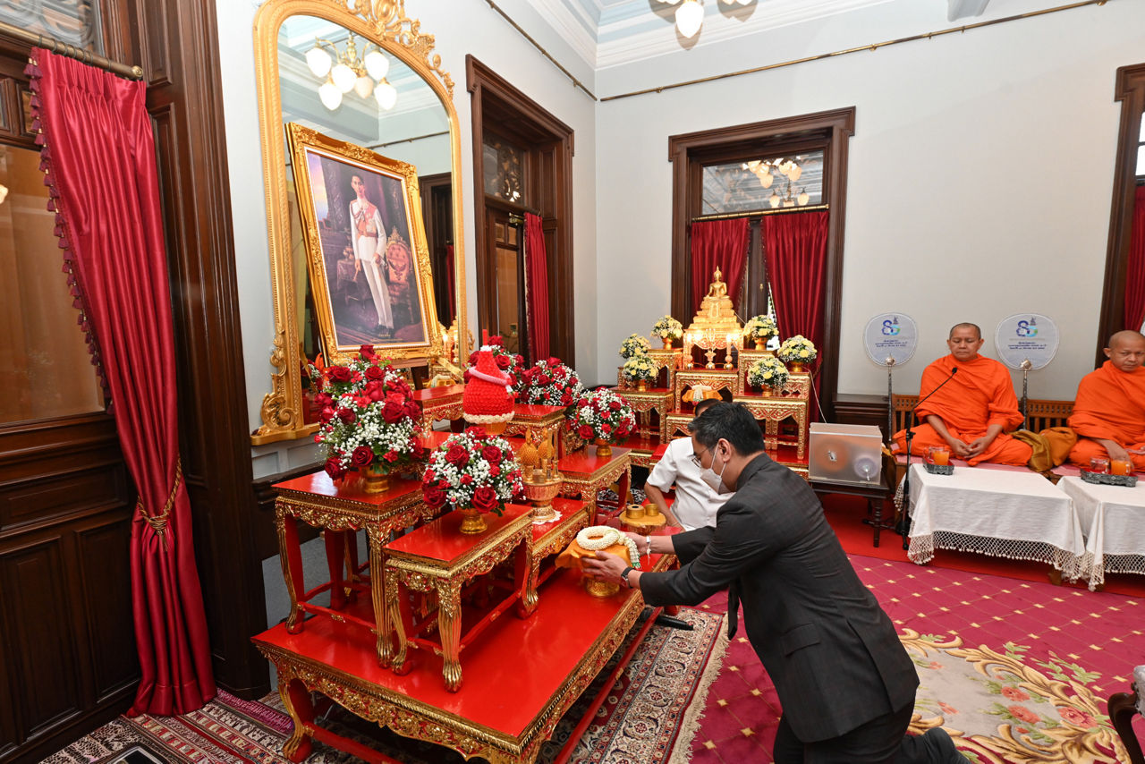 พิธีบำเพ็ญกุศลทักษิณานุประทานอุทิศถวายเป็นพระราชกุศลแด่ พระบาทสมเด็จพระปรเมนทรมหาอานันทมหิดล พระอัฐมรามาธิบดินทร เนื่องในโอกาสวันพระบรมราชสมภพครบ 100 ปี