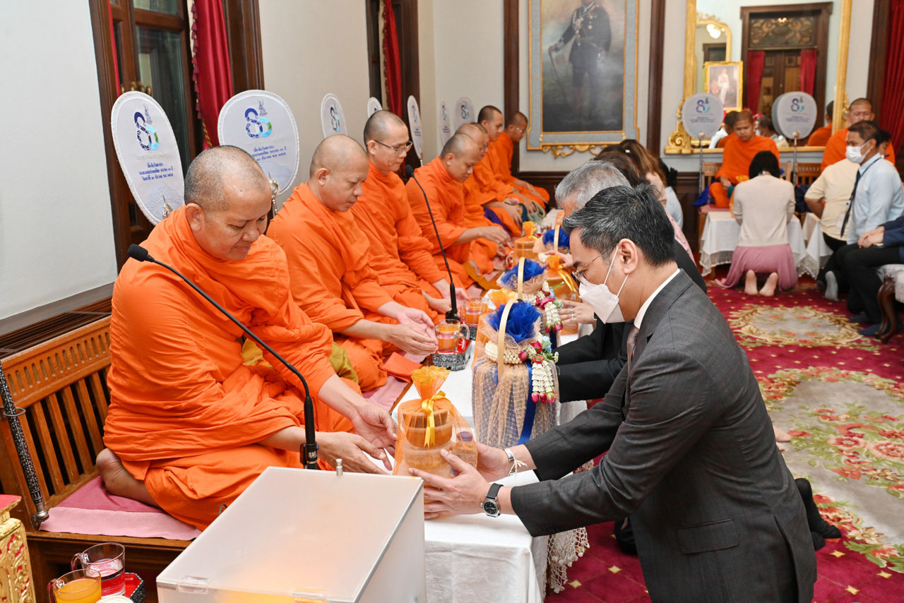 พิธีบำเพ็ญกุศลทักษิณานุประทานอุทิศถวายเป็นพระราชกุศลแด่ พระบาทสมเด็จพระปรเมนทรมหาอานันทมหิดล พระอัฐมรามาธิบดินทร เนื่องในโอกาสวันพระบรมราชสมภพครบ 100 ปี
