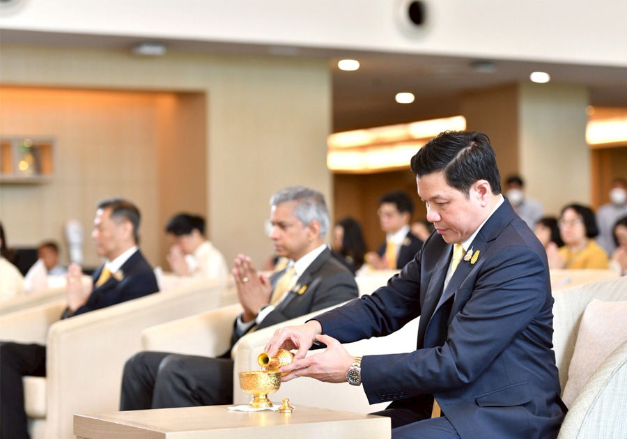 ธปท. จัดพิธีบำเพ็ญกุศลทักษิณานุประทานอุทิศถวายเป็นพระราชกุศล พระบาทสมเด็จพระบรมชนกาธิเบศร มหาภูมิพลอดุลยเดชมหาราช บรมนาถบพิตร เนื่องใน "วันนวมินทรมหาราช" พุทธศักราช 2568