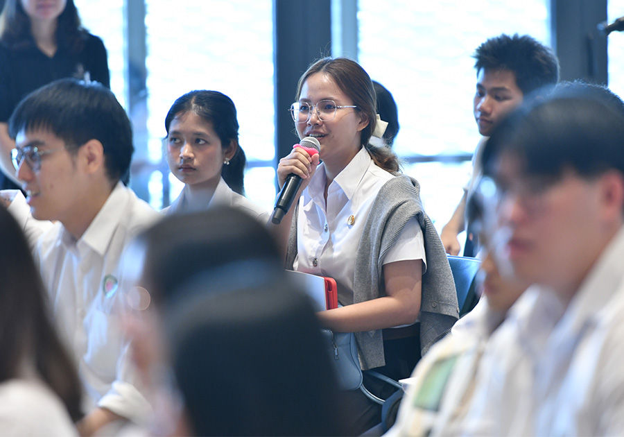 ศูนย์การเรียนรู้ ธปท. จัดกิจกรรม BOT EconClass ชวนนิสิตนักศึกษาเรียนรู้เศรษฐศาสตร์นอกห้องเรียน