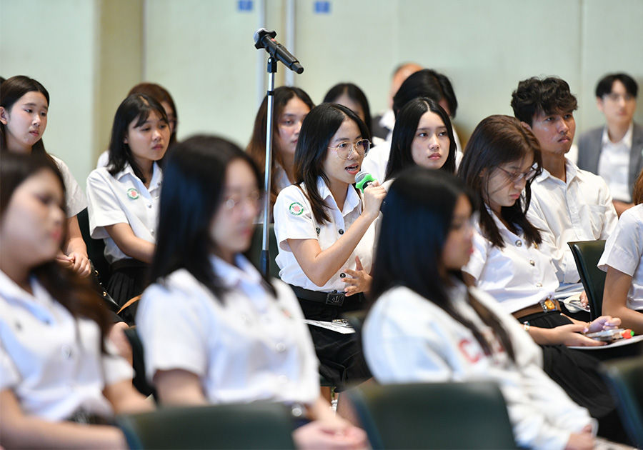 ศูนย์การเรียนรู้ ธปท. จัดกิจกรรม BOT EconClass ชวนนิสิตนักศึกษาเรียนรู้เศรษฐศาสตร์นอกห้องเรียน