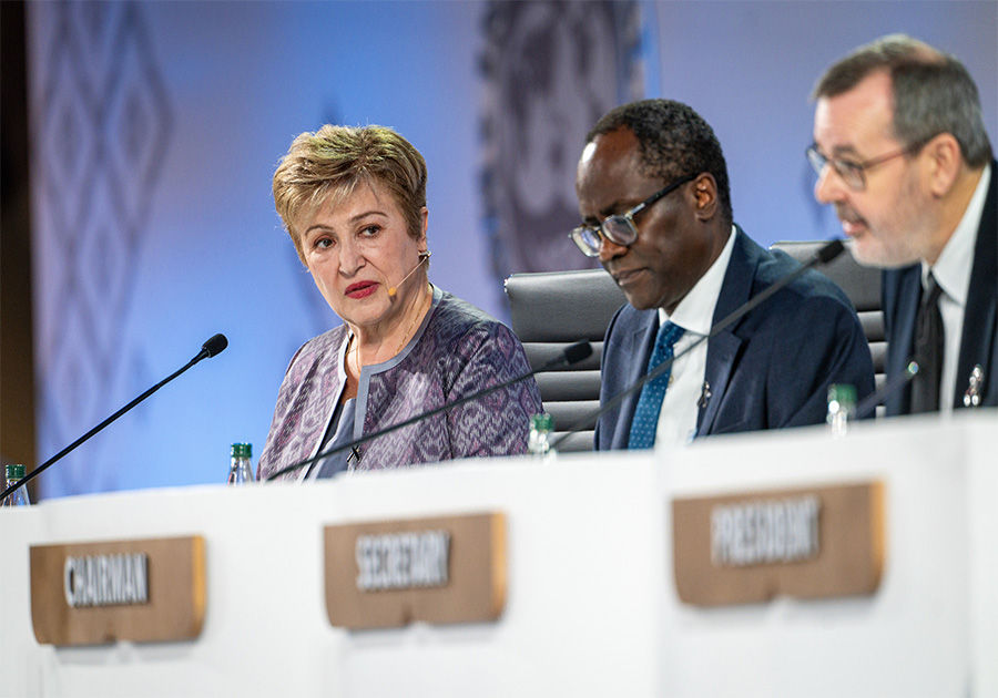 The Prime Minister Opens the Annual Meetings Plenary, Joined by IMF and World Bank Group Leaders Who Share Their Vision of the Global Economy