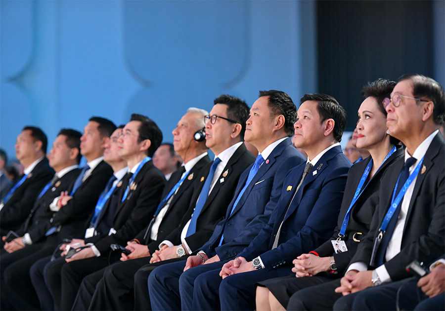 The Prime Minister Opens the Annual Meetings Plenary, Joined by IMF and World Bank Group Leaders Who Share Their Vision of the Global Economy