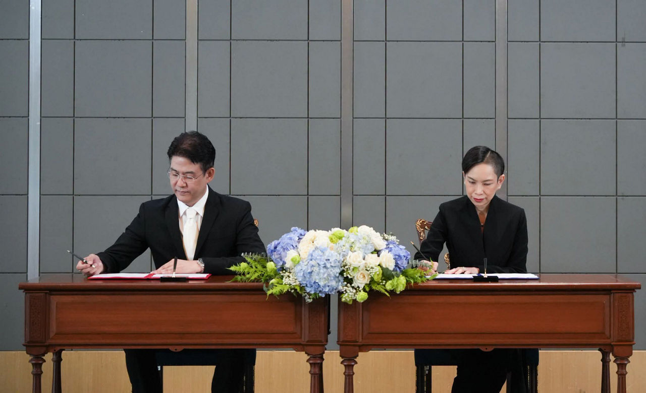 พิธีลงนามบันทึกข้อตกลงความร่วมมือทางวิชาการระหว่างธนาคารแห่งประเทศไทย (ธปท.) และคณะนิติศาสตร์ มหาวิทยาลัยธรรมศาสตร์ 