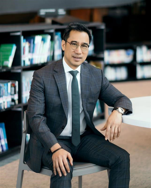 นายเศรษฐพุฒิ สุทธิวาทนฤพุฒิ