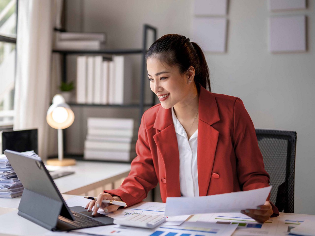 choosing between savings account or investment account