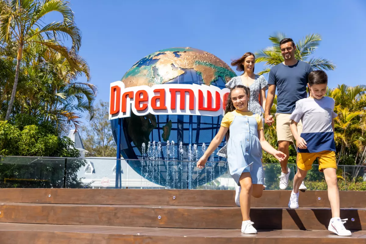 Top Tips for Gold Coast Theme Parks - Wyld Family Travel