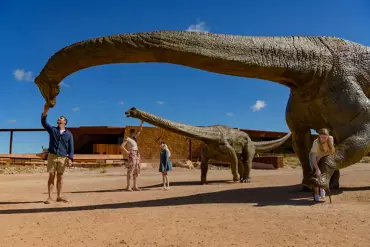 Australian Age of Dinosaurs | Plan trip outback queensland