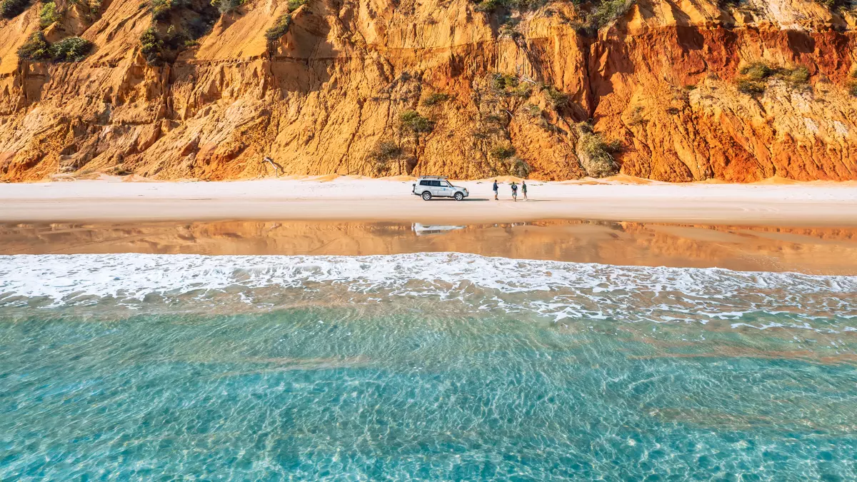 Thousands flock to Sydney's beaches to bask in 29 degree heat