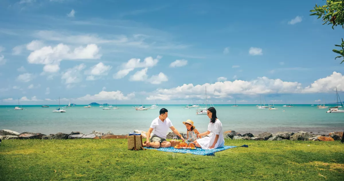 Family picnic Airlie Beach | free things to do Airlie Beach