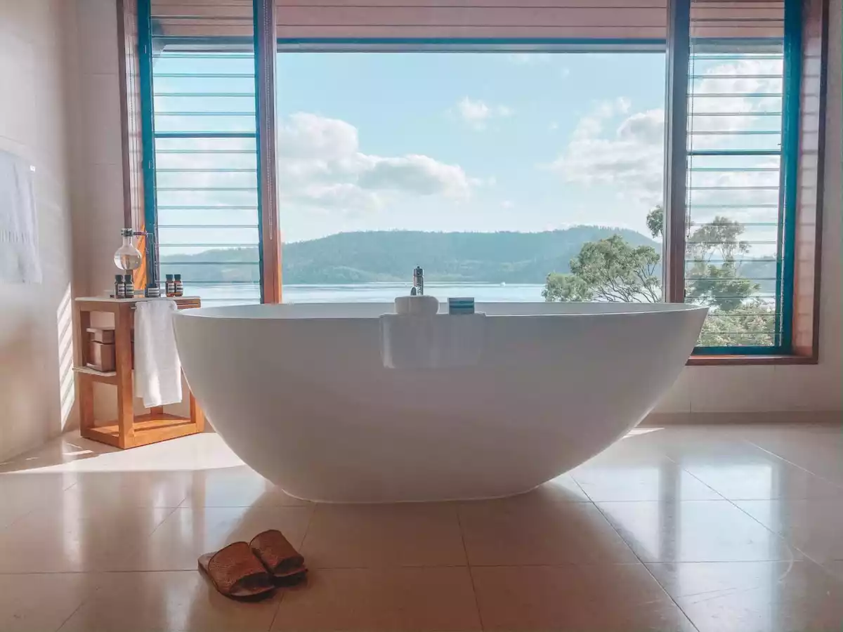 11 Queensland Bathtubs With Ridiculous Views Queensland