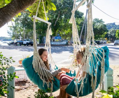 Magnetic cheap island restaurants