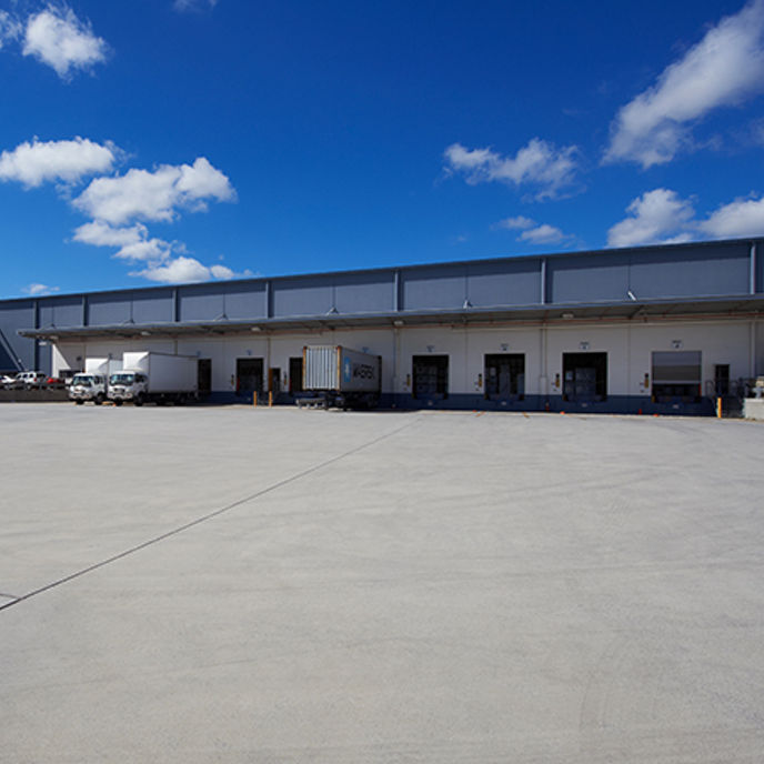 Image of hardstand at 1439 Lutton Road with hardstand, roller doors and recessed docks 
