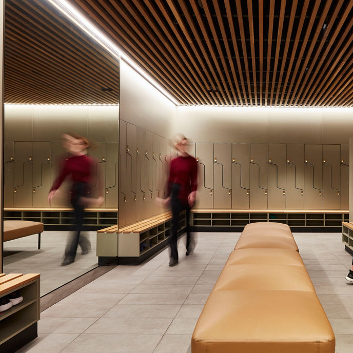 End-of-trip locker room 
