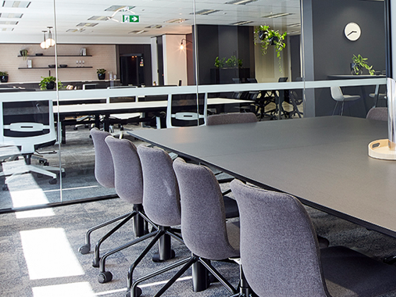 Interior image of Australia Square Plaza office suite meeting room