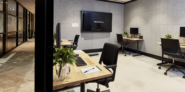 Dynamic desks