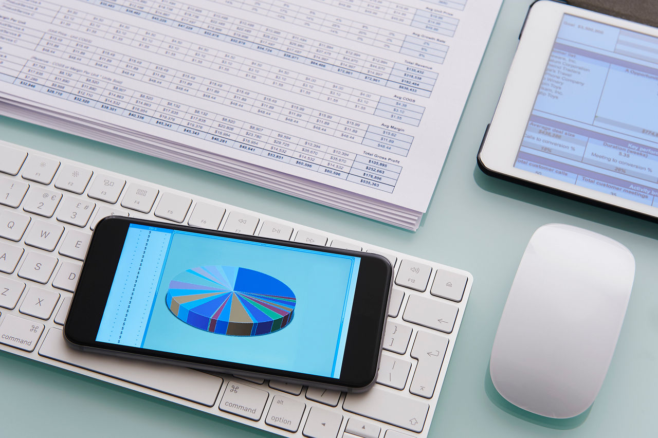 Smartphone and tablet computer with financial data