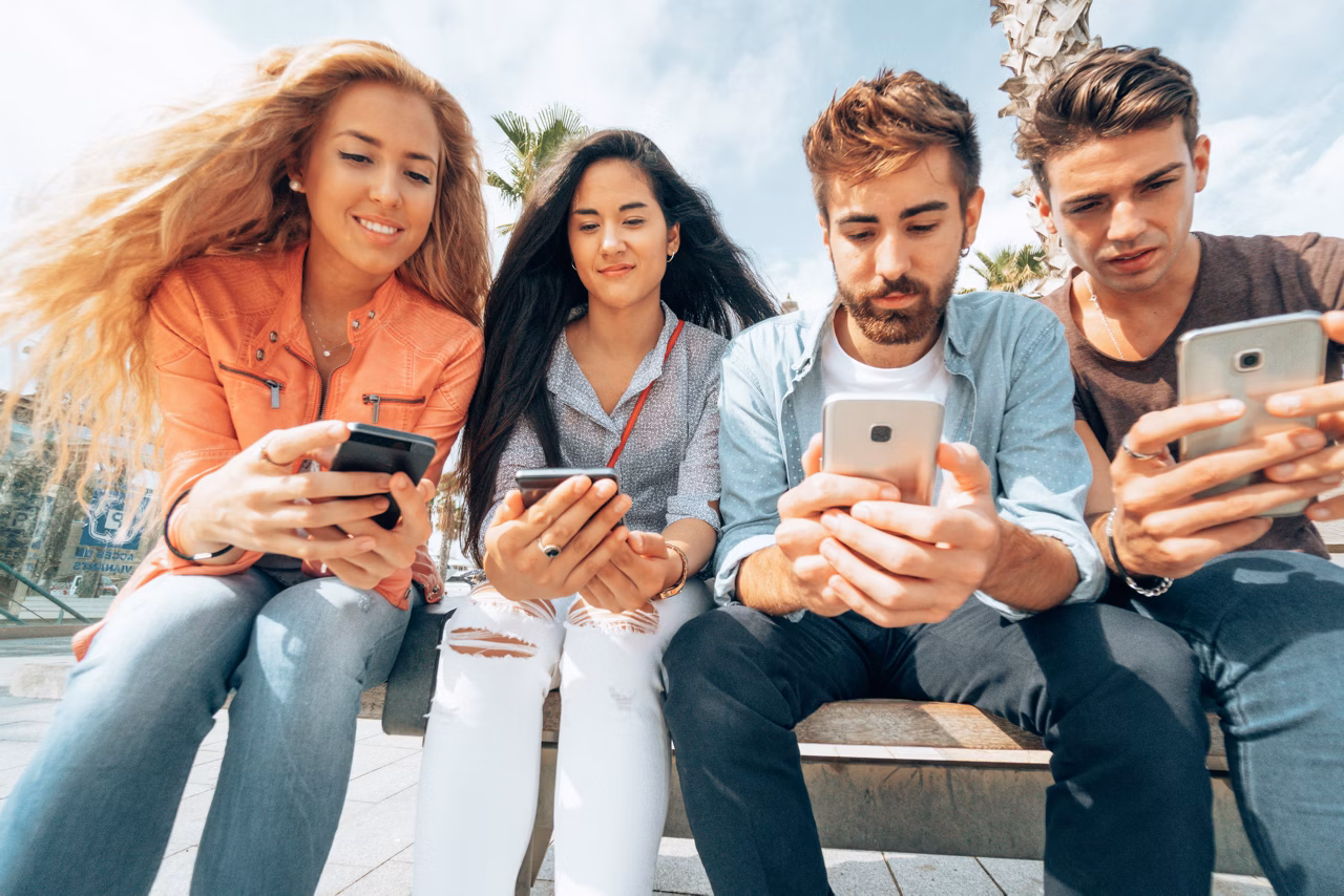 friends addicted to the social media