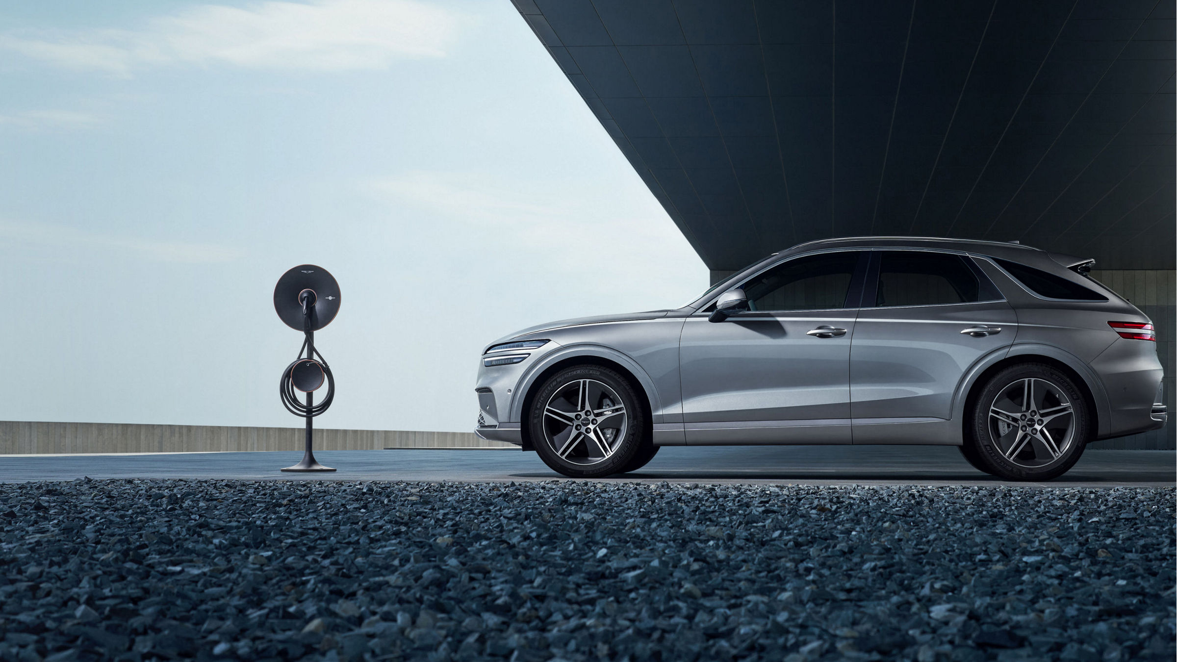 Exterior del SUV de lujo totalmente eléctrico Genesis Electrified GV70, en el que se aprecia su diseño.