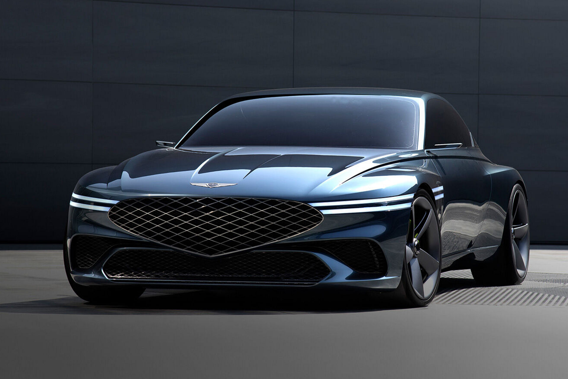 Genesis X Concept outside - front side view