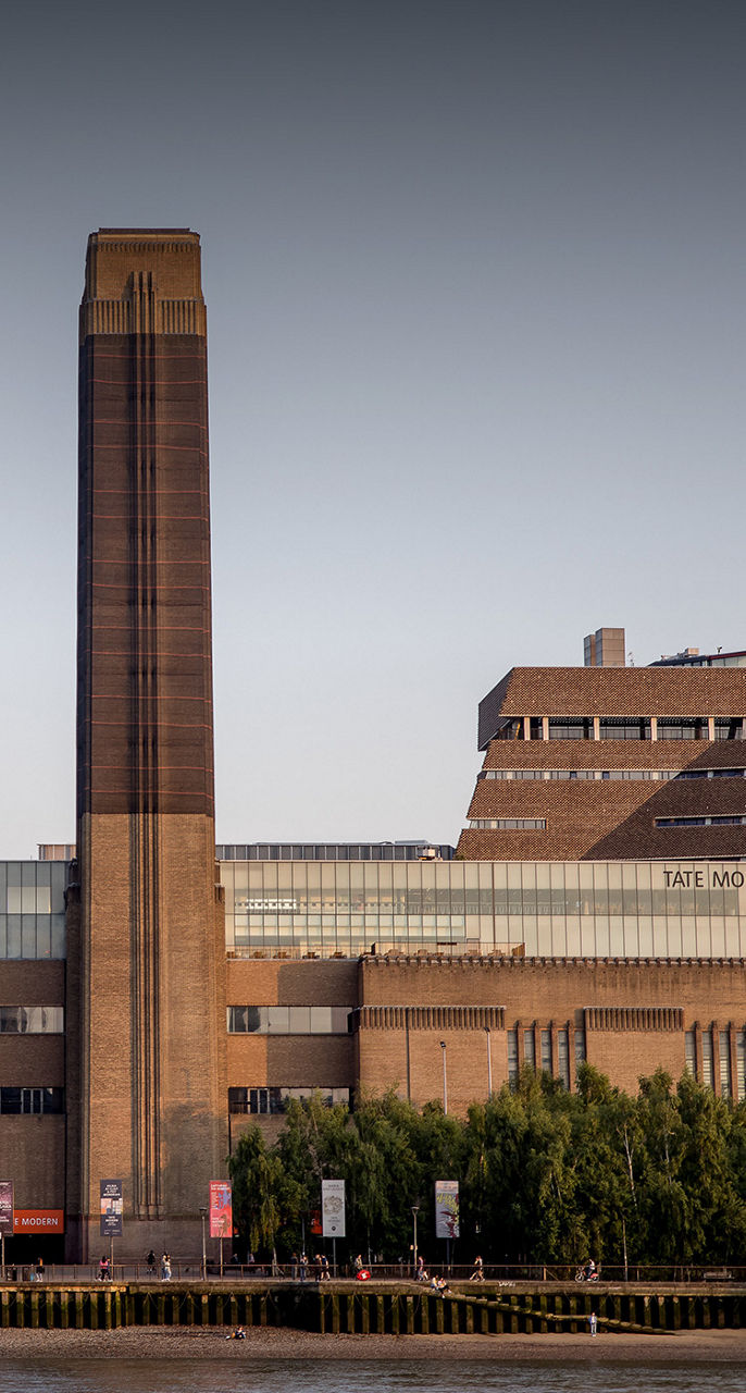 Das Bild zeigt die Aussenansicht der Tate Modern.