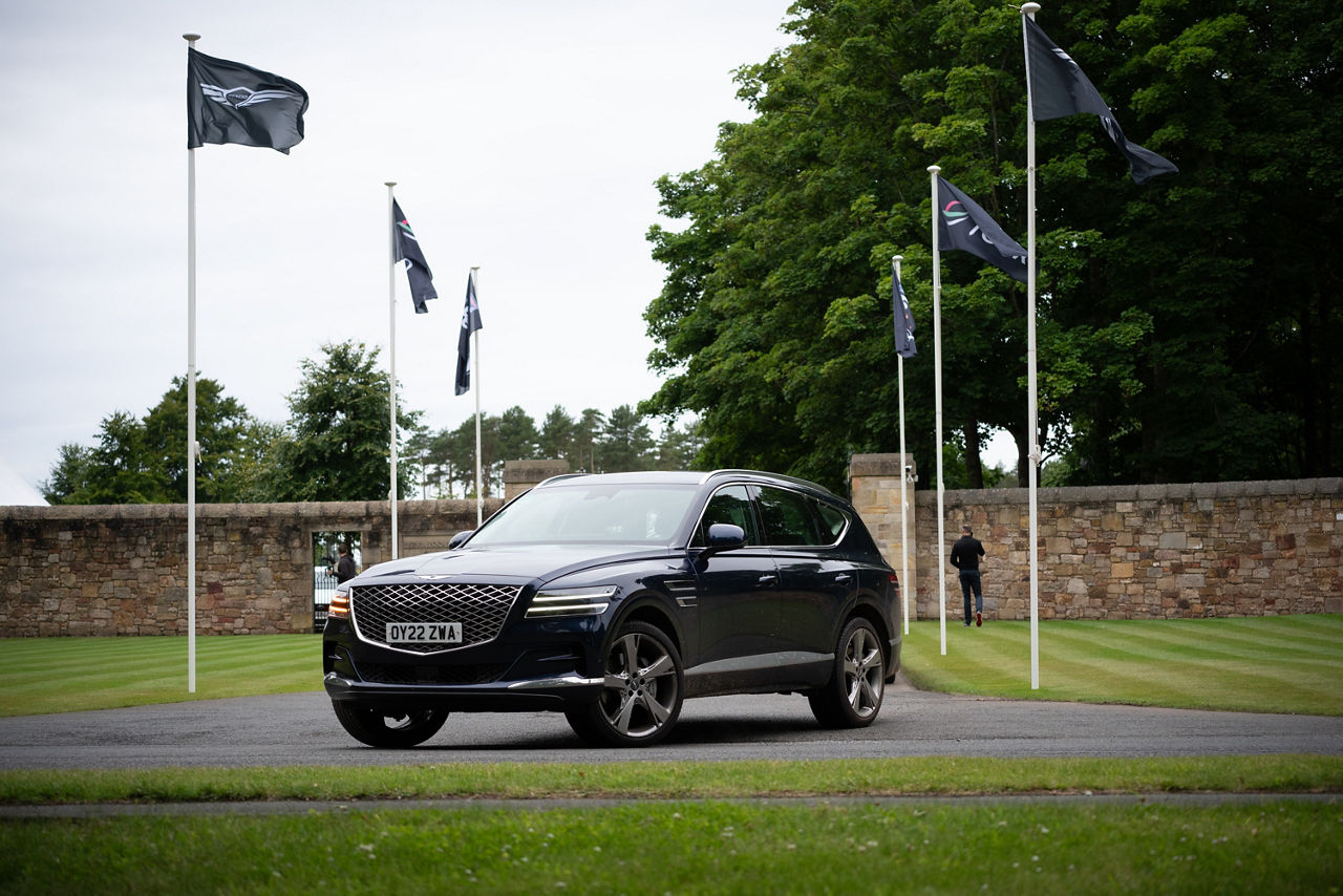 Genesis GV80 noir à l'entrée du tournoi de golf Genesis Scottish Open